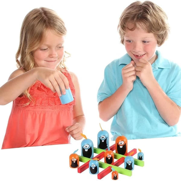 Gobblet Gobblers chess board game